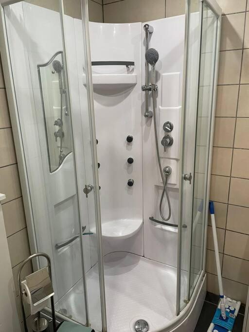 For 2 With Garden In Centre *